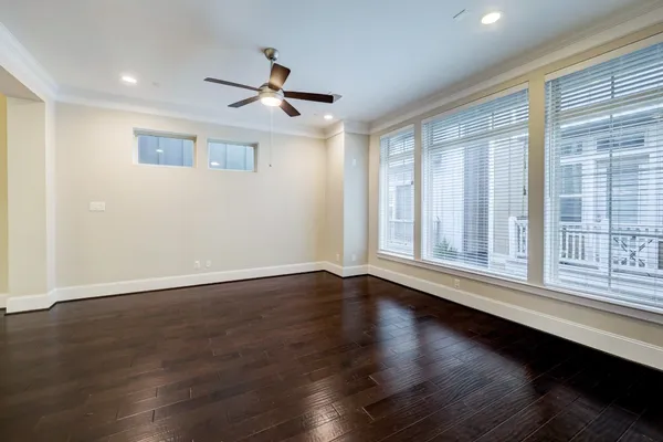 $3,350 | 726 North Shepherd Drive, Houston, TX 77007