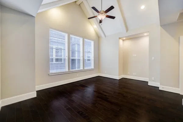 $3,350 | 726 North Shepherd Drive, Houston, TX 77007