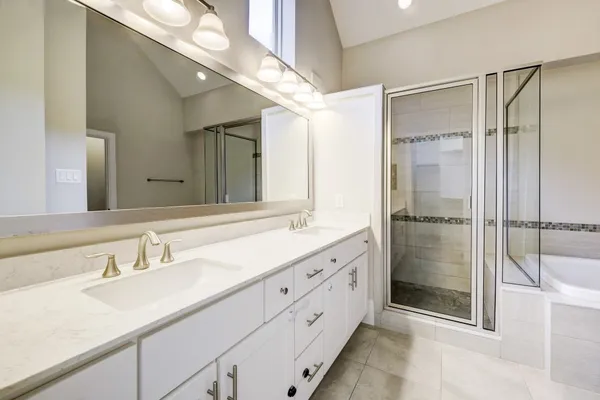 $3,350 | 726 North Shepherd Drive, Houston, TX 77007