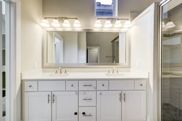 $3,350 | 726 North Shepherd Drive, Houston, TX 77007