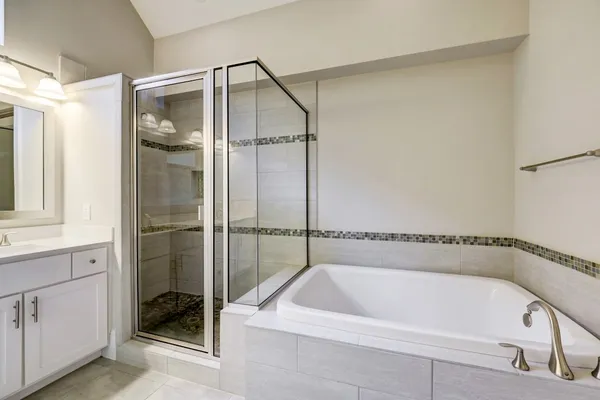 $3,350 | 726 North Shepherd Drive, Houston, TX 77007