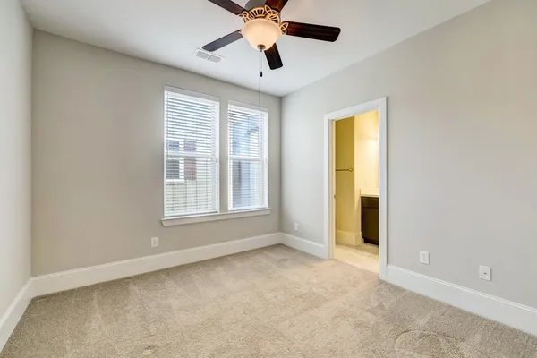 $3,350 | 726 North Shepherd Drive, Houston, TX 77007