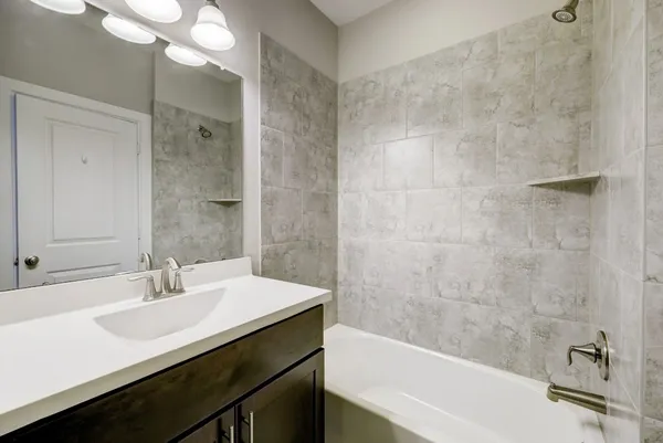 $3,350 | 726 North Shepherd Drive, Houston, TX 77007