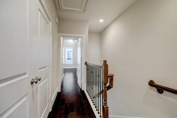 $3,350 | 726 North Shepherd Drive, Houston, TX 77007