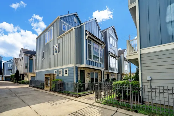 $3,350 | 726 North Shepherd Drive, Houston, TX 77007