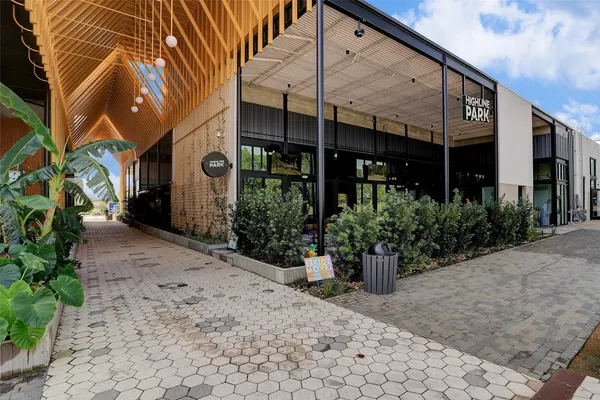 $3,350 | 726 North Shepherd Drive, Houston, TX 77007