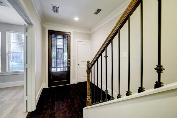 $3,350 | 726 North Shepherd Drive, Houston, TX 77007