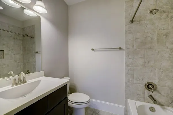 $3,350 | 726 North Shepherd Drive, Houston, TX 77007