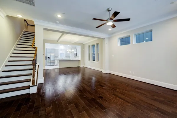 $3,350 | 726 North Shepherd Drive, Houston, TX 77007