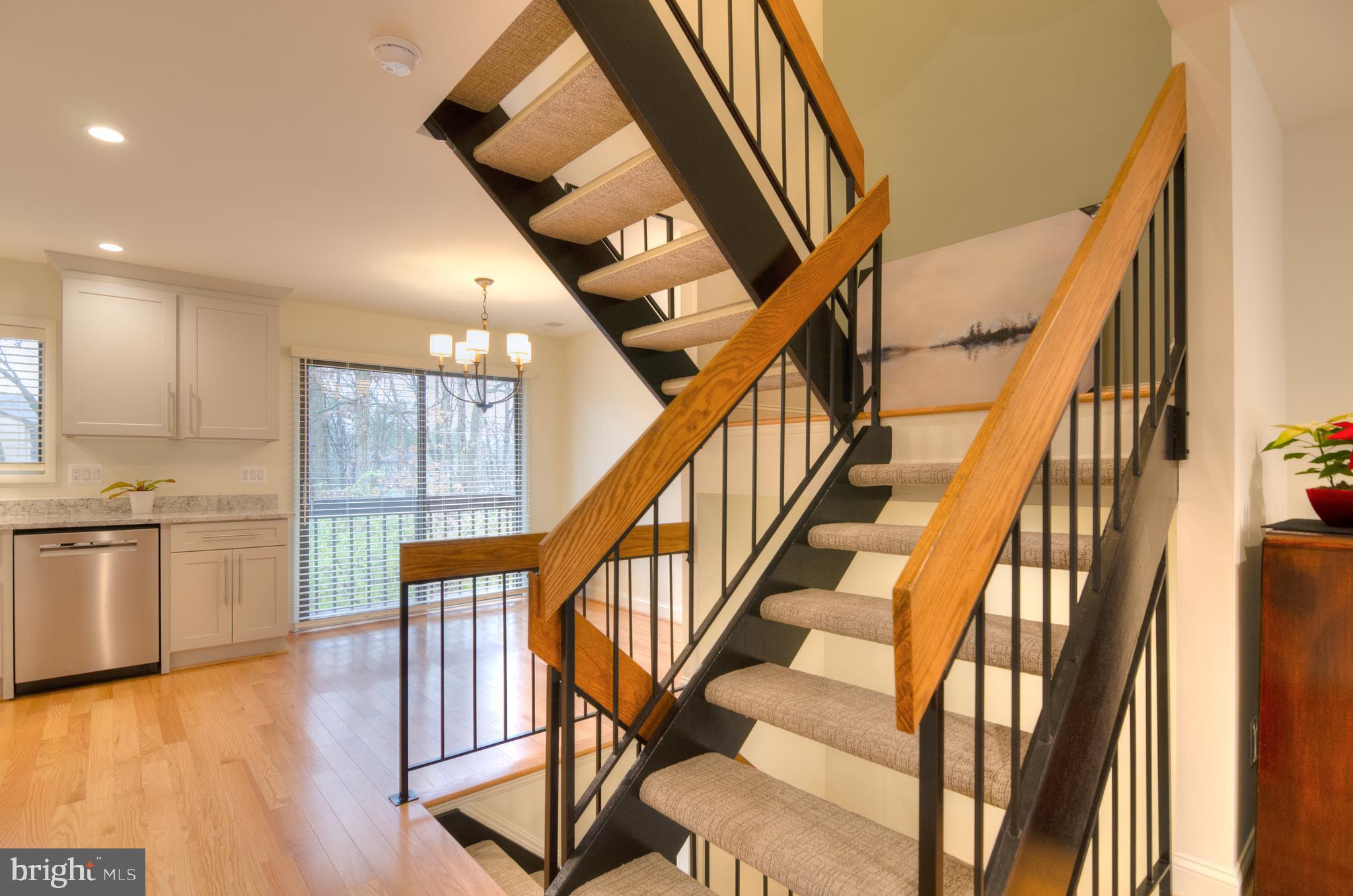 12127 Captiva Court Reston, VA 20191 - Photo 12 of 32 main level