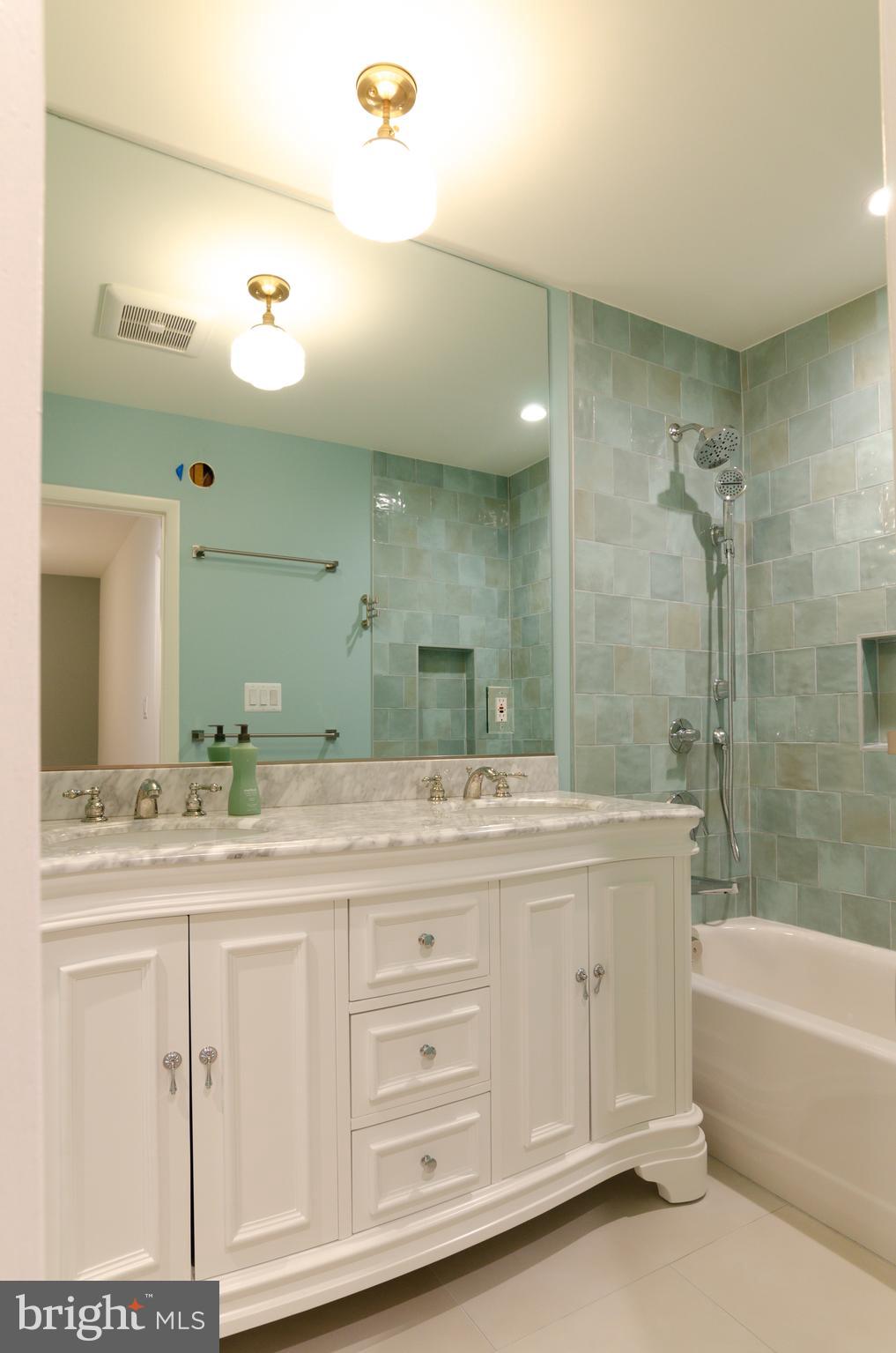 12127 Captiva Court Reston, VA 20191 - Photo 3 of 32 top floor full bath with double vanity