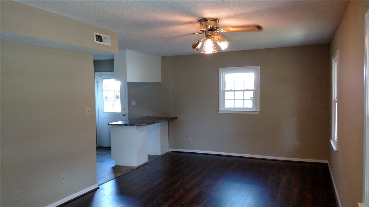 1425 Goodjoin Road Campobello, SC 29322 - Photo 3 of 17