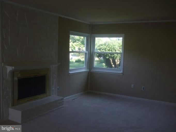 6217 Apache Street Springfield, VA 22150 - Photo 2 of 5 Family Room