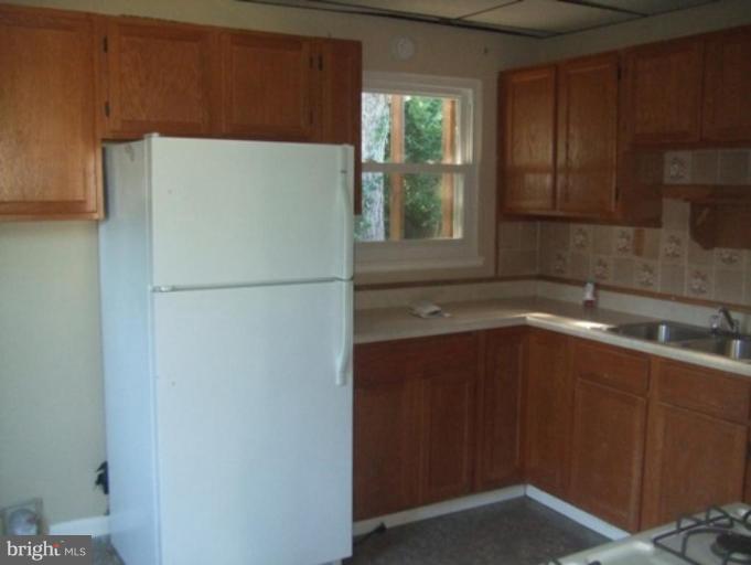 6217 Apache Street Springfield, VA 22150 - Photo 4 of 5 Kitchen
