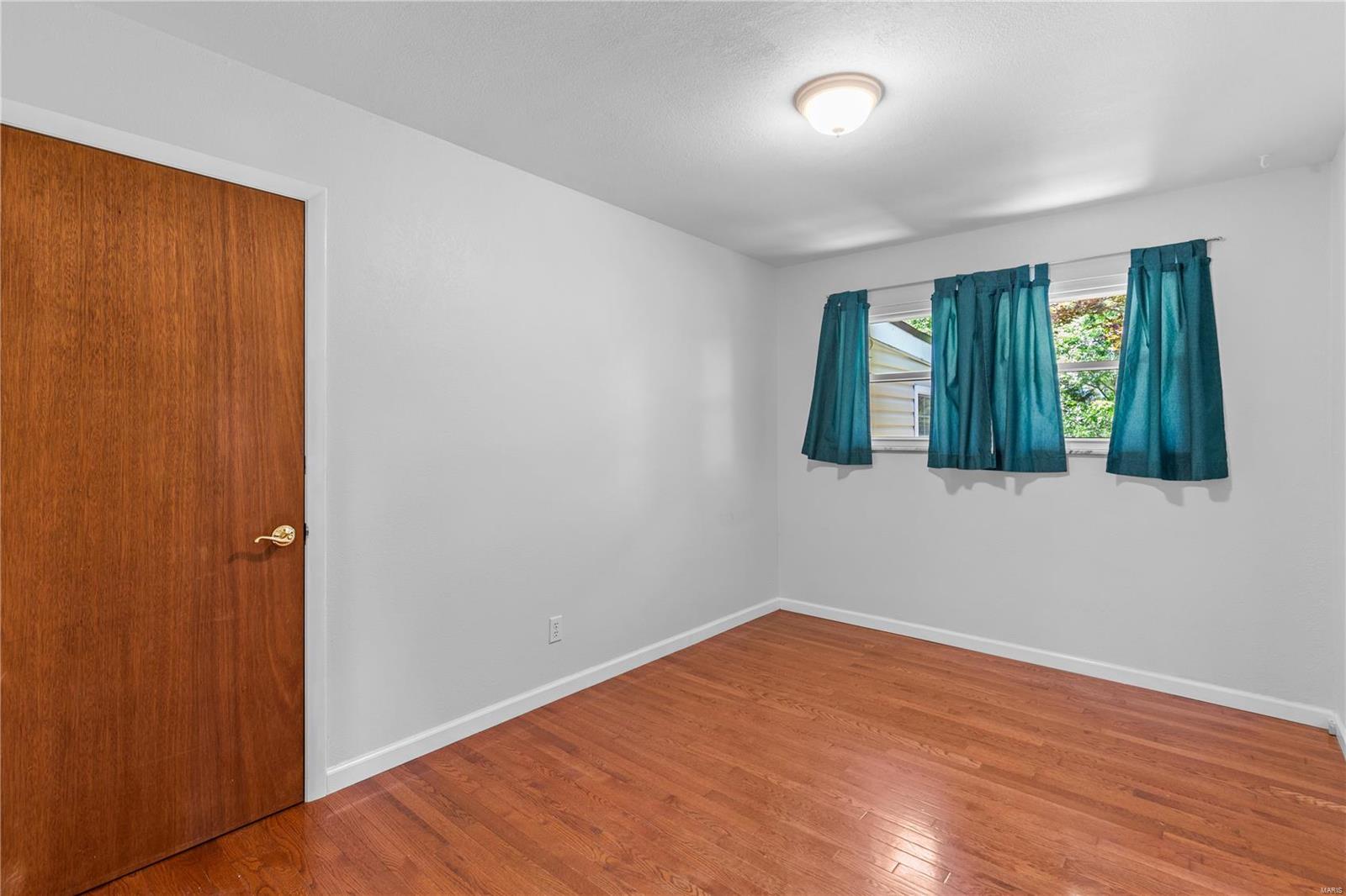 2329 Ritter Drive St. Louis, MO 63114 - Photo 11 of 25 Gallery Image 11