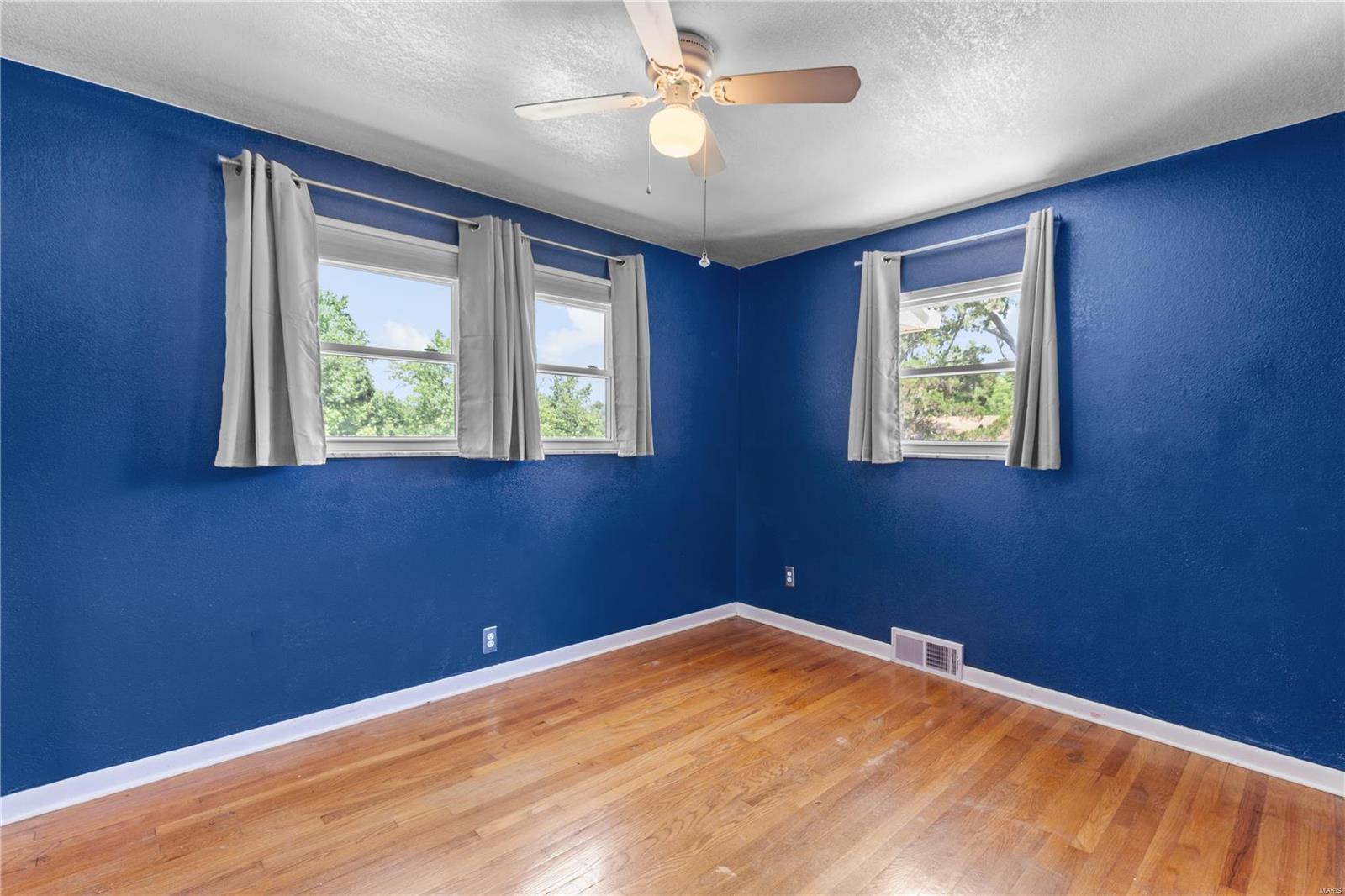 2329 Ritter Drive St. Louis, MO 63114 - Photo 13 of 25 Gallery Image 13