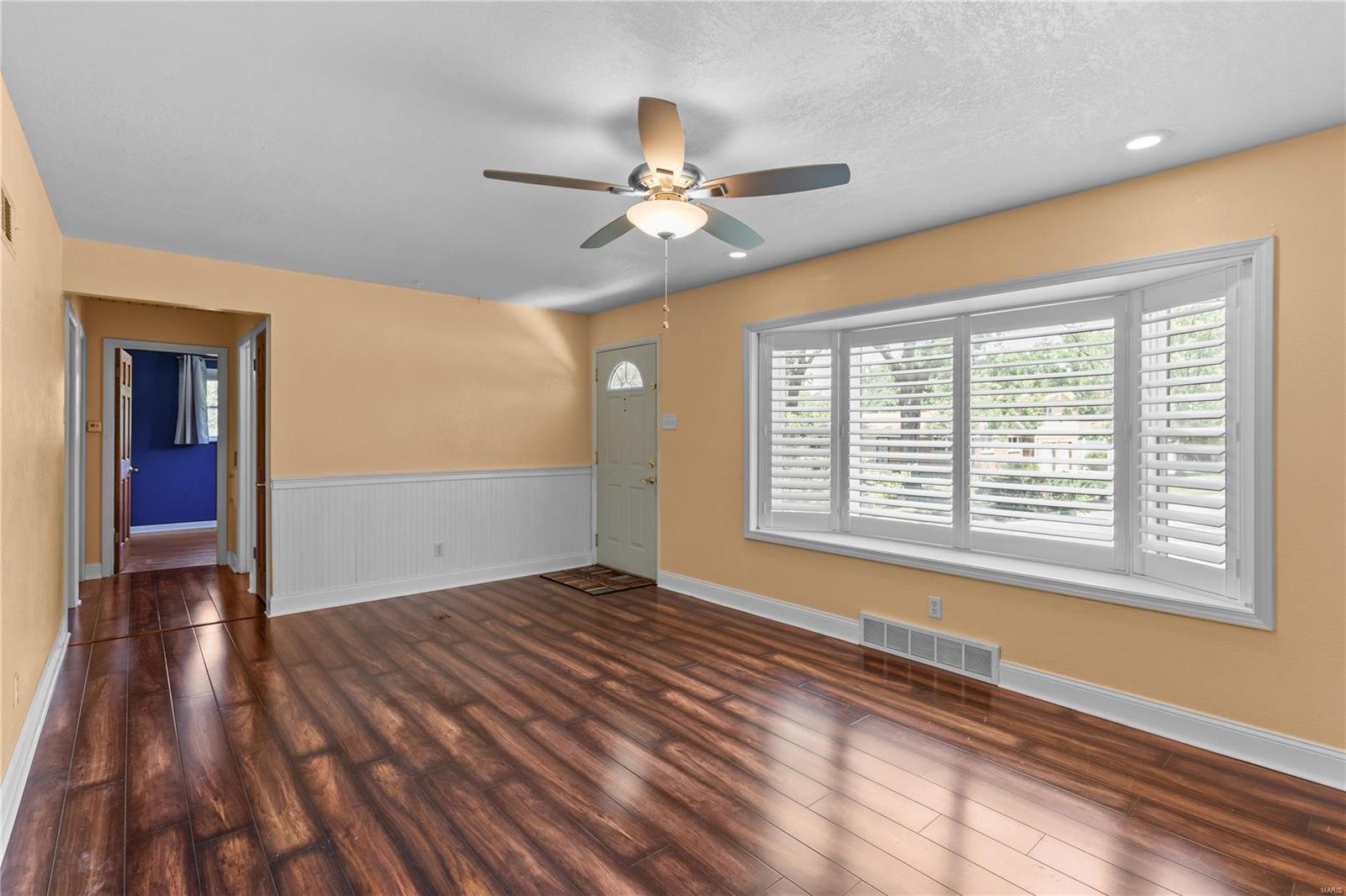 2329 Ritter Drive St. Louis, MO 63114 - Photo 4 of 25 Gallery Image 4