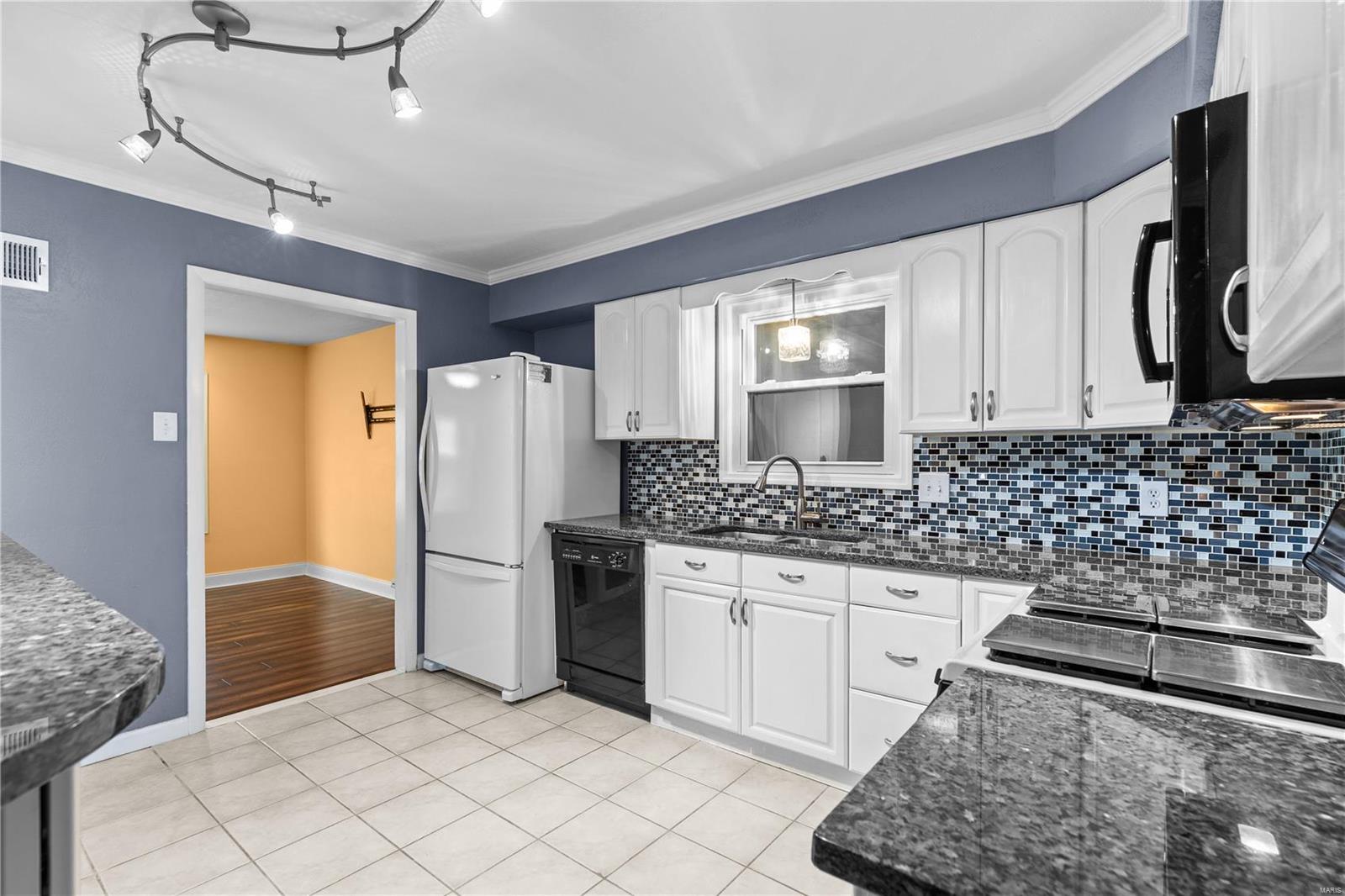 2329 Ritter Drive St. Louis, MO 63114 - Photo 8 of 25 Gallery Image 8