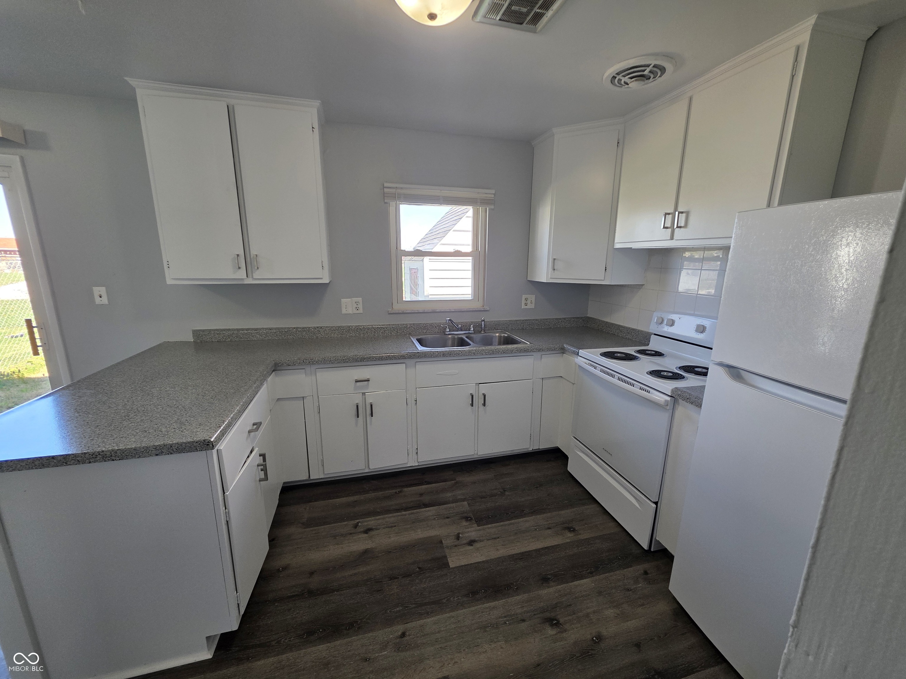 3823 Biscayne Road Indianapolis, IN 46226 - Photo 6 of 21