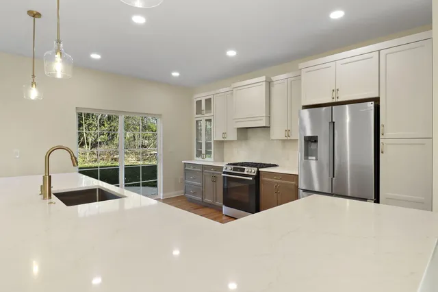 $517,500 | W3794 Beaver Drive, Geneva, WI 53147