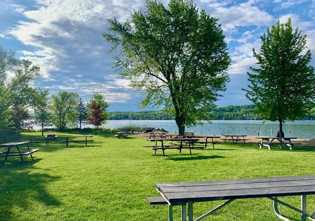 $517,500 | W3794 Beaver Drive, Geneva, WI 53147