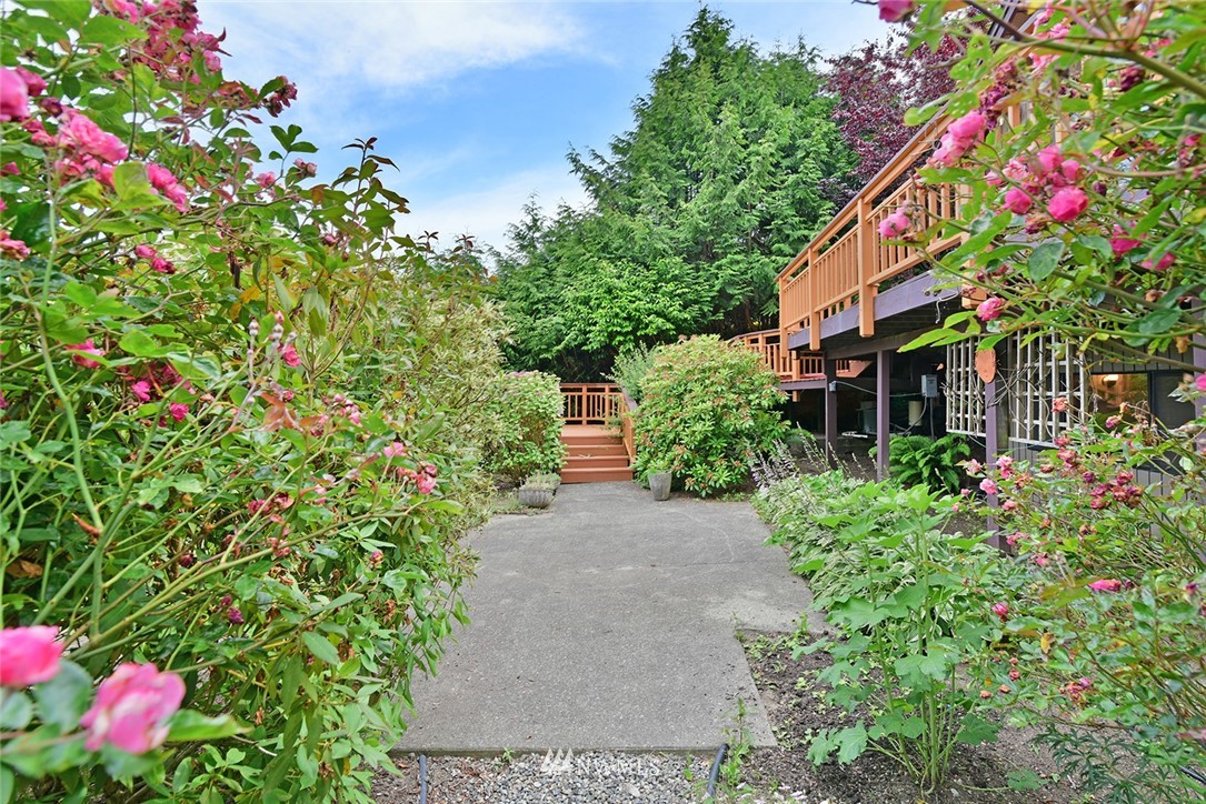 23358 Jefferson Point Road Northeast Kingston, WA 98346 - Photo 17 of 25 Gallery Image 17
