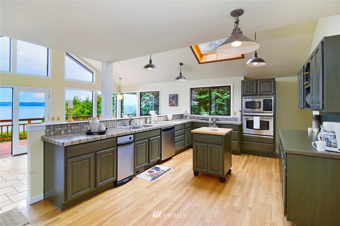 23358 Jefferson Point Road Northeast Kingston, WA 98346 - Photo 8 of 25 Gallery Image 8