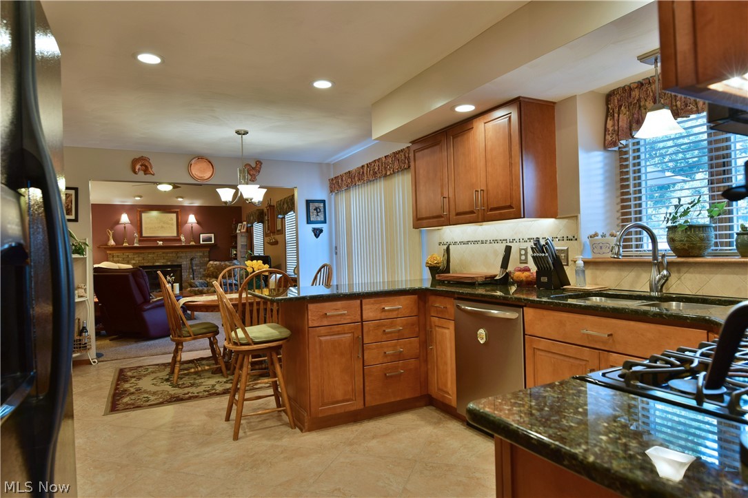 9875 Detwiler Road Canfield, OH 44406 - Photo 7 of 34 Gallery Image 7