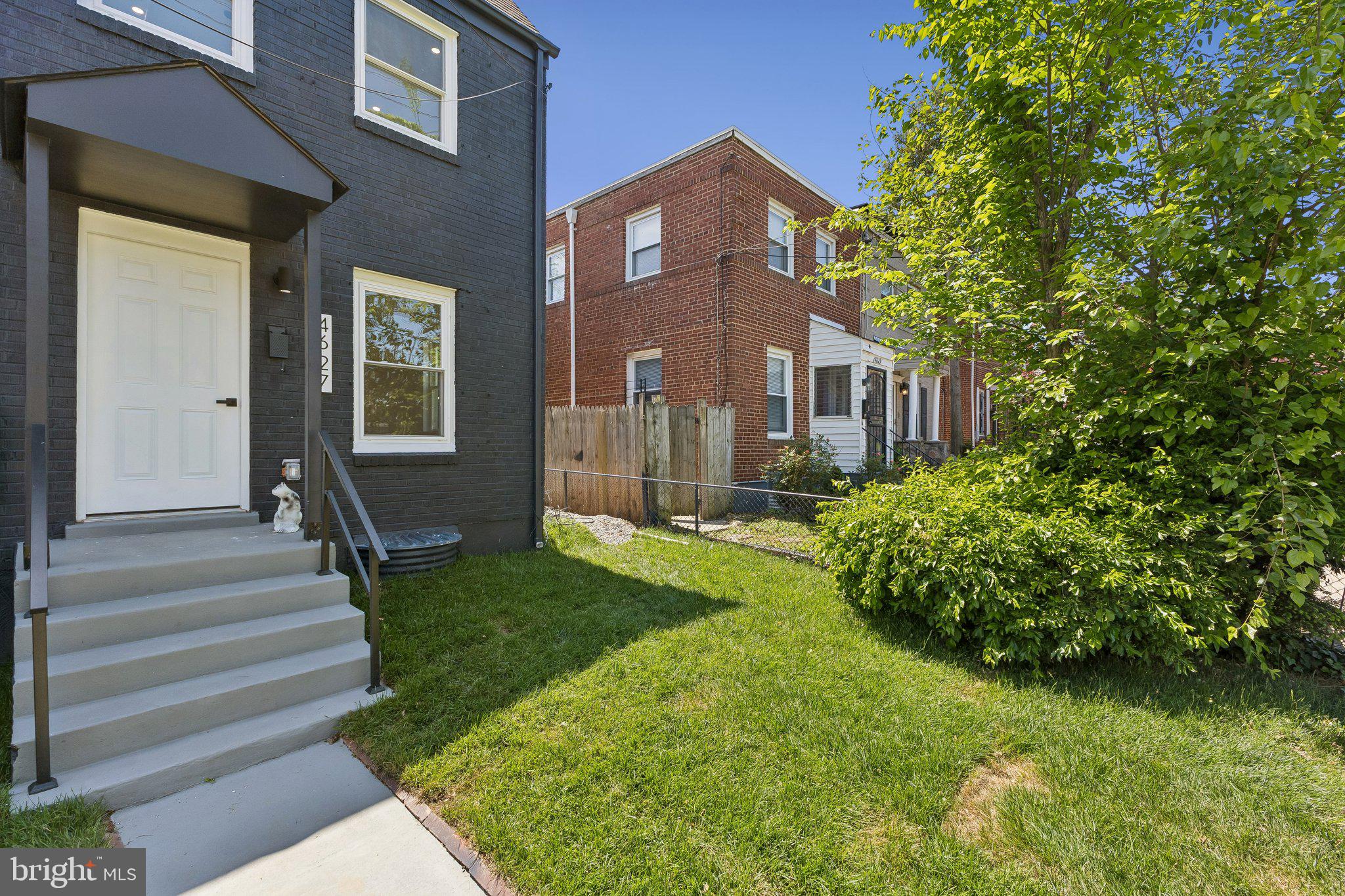 4627 H Street Southeast Washington, DC 20019 - Photo 2 of 24