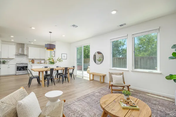 $1,150,000 | 504 Ruby Street, Petaluma, CA 94952