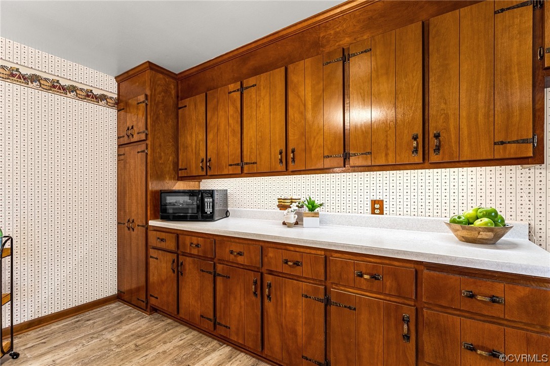 17543 Le Master Road Petersburg, VA 23803 - Photo 14 of 49 a kitchen with stainless steel appliances a cabinets and window