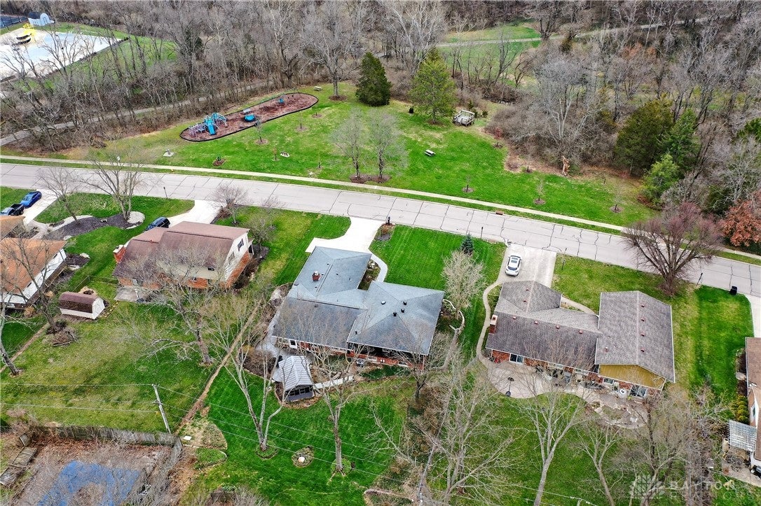 1547 Ambridge Road Centerville, OH 45459 - Photo 68 of 79 An aerial perspective reveals a vibrant park community with ample green spaces and inviting residences.