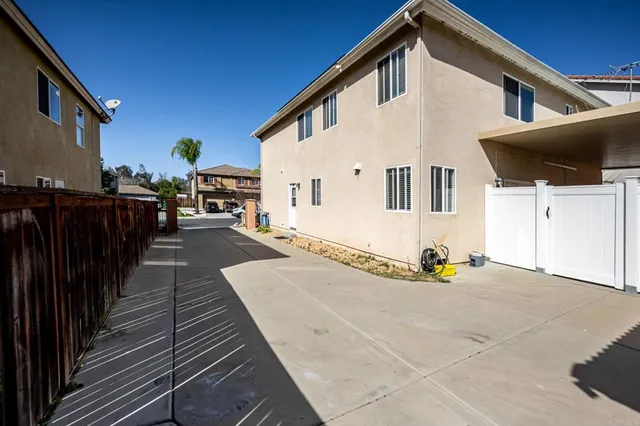 $725,000 | 27288 Sierra Madre Drive, Murrieta, CA 92563