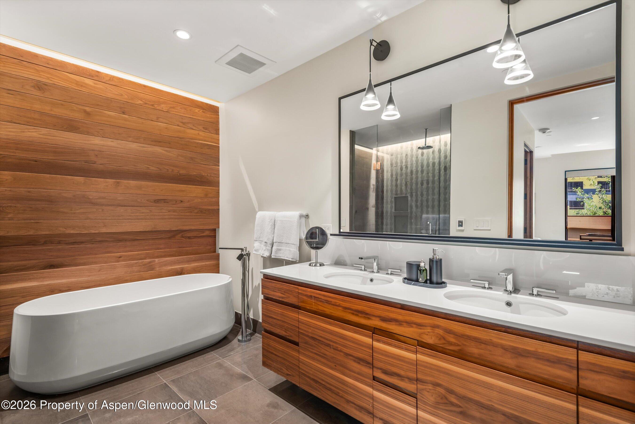 77 Wood Road, Unit 404 EAST Snowmass Village, CO 81615 - Photo 14 of 27 Spa-Inspired Primary Bath