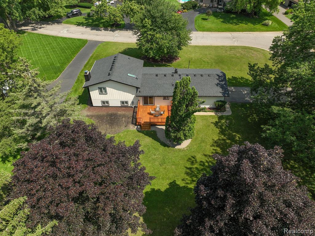 13396 Sumac Road South Lyon, MI 48178 - Photo 36 of 39 Gallery Image 36