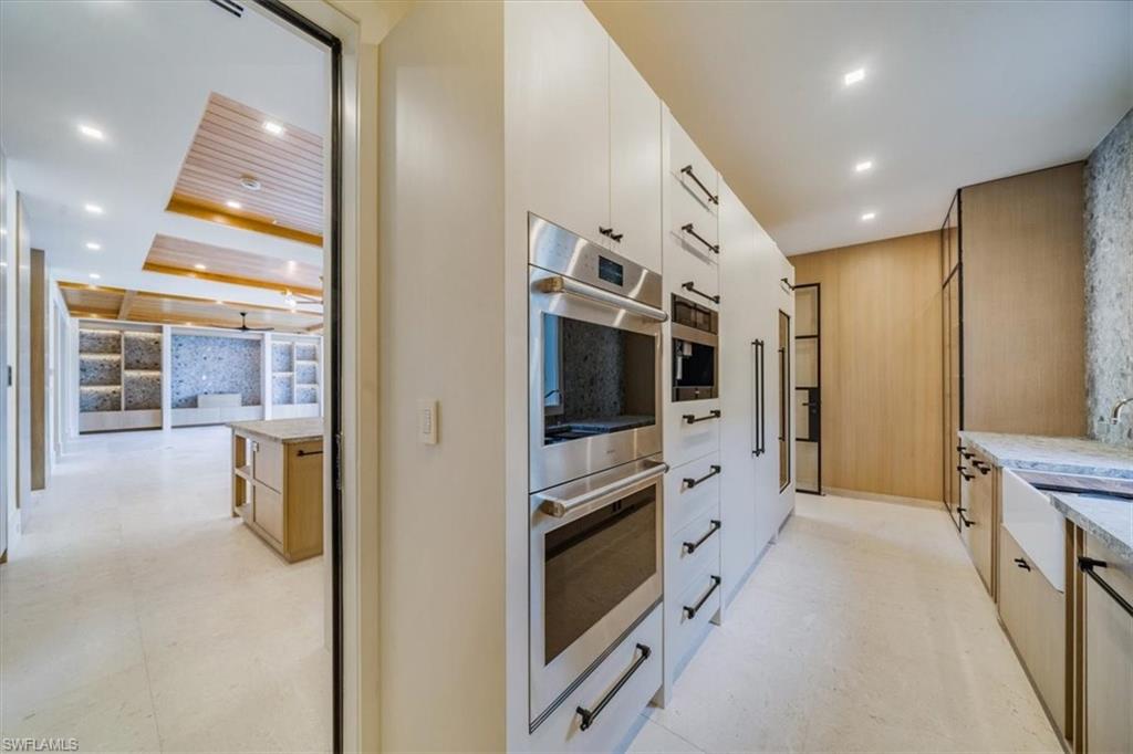 508 16th Avenue South Naples, FL 34102 - Photo 15 of 50 Butlers pantry.
