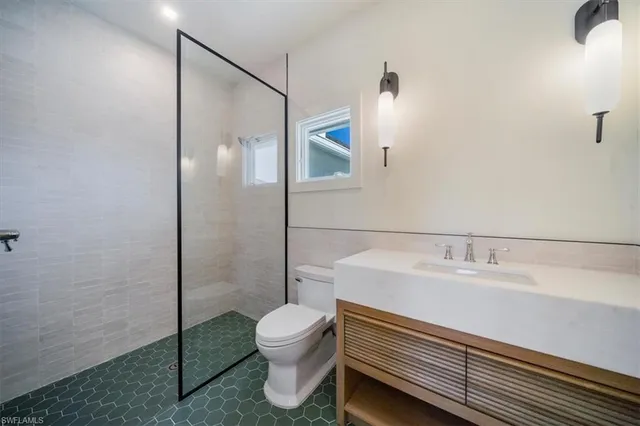 $15,900,000 | 508 16th Avenue South, Naples, FL 34102