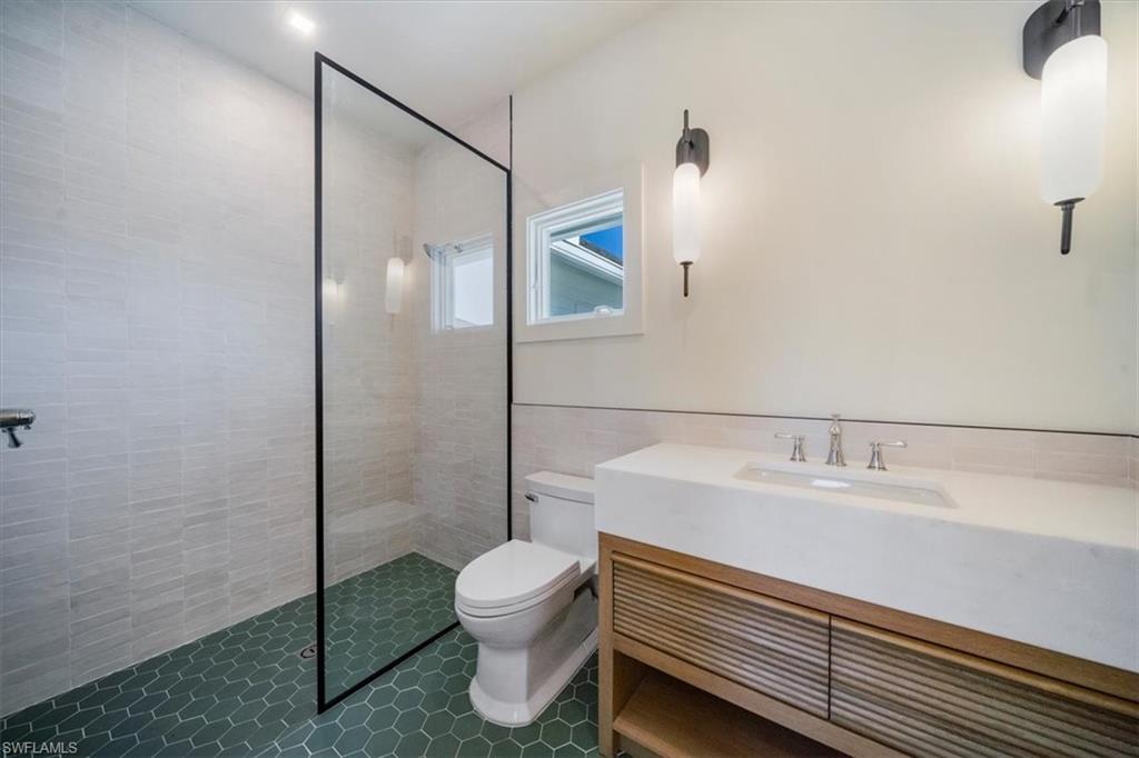 508 16th Avenue South Naples, FL 34102 - Photo 21 of 43 Bathroom #2