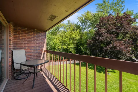 $148,500 | 1250 Wisconsin Street, Unit 209B, Lake Geneva, WI 53147