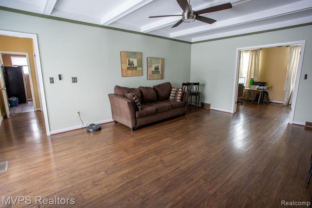 15614 Millar Road Clinton Township, MI 48036 - Photo 6 of 31 111A1347.jpg