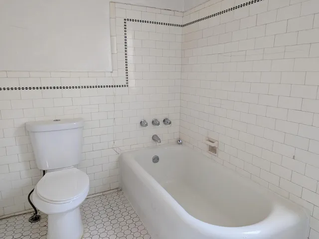 $1,895 | 17142 San Juan Drive, Detroit, MI 48221