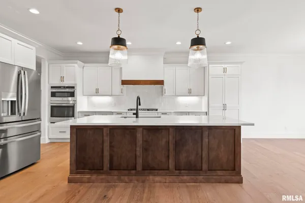 $1,060,000 | 1807 Willow Bend Street, Chatham, IL 62629