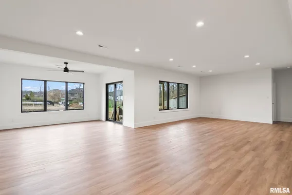 $1,060,000 | 1807 Willow Bend Street, Chatham, IL 62629