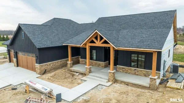 $1,060,000 | 1807 Willow Bend Street, Chatham, IL 62629