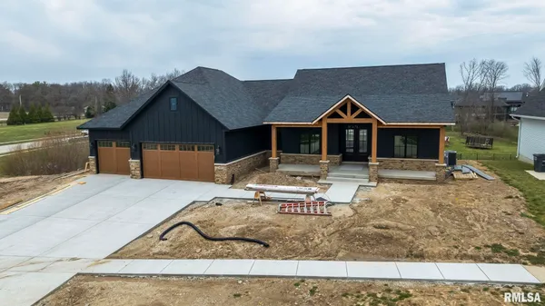 $1,060,000 | 1807 Willow Bend Street, Chatham, IL 62629