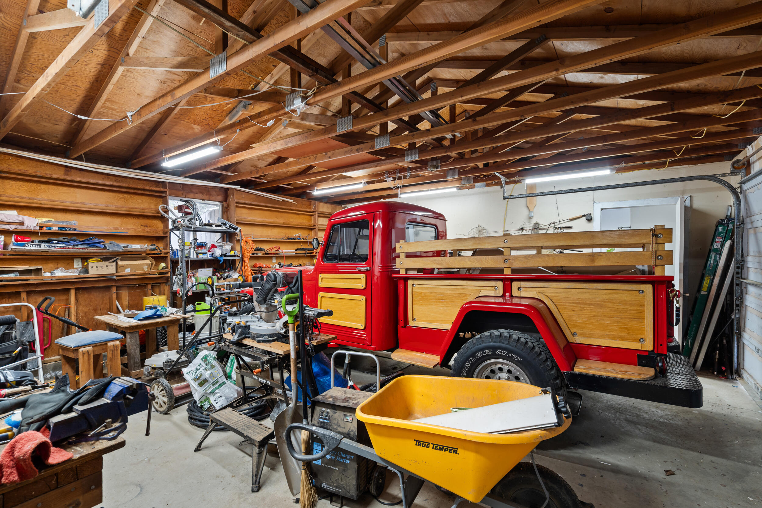 315 Queens Branch Road Rogue River, OR 97537 - Photo 25 of 42 Garage
