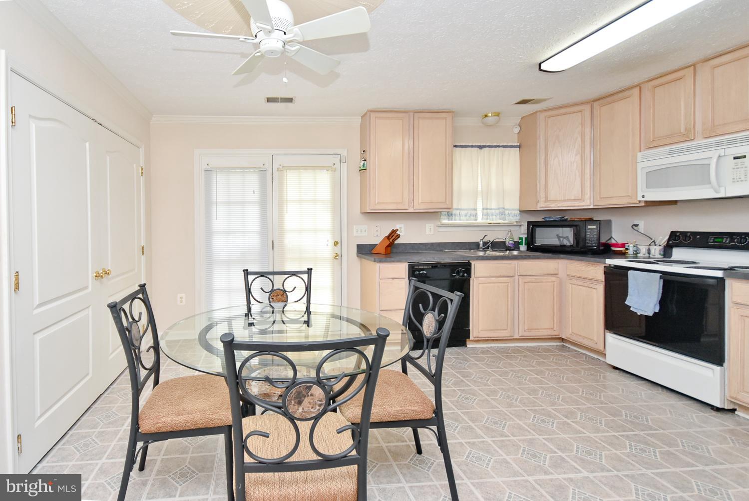212 Biddle Road Accokeek, MD 20607 - Photo 4 of 22 Kitchen