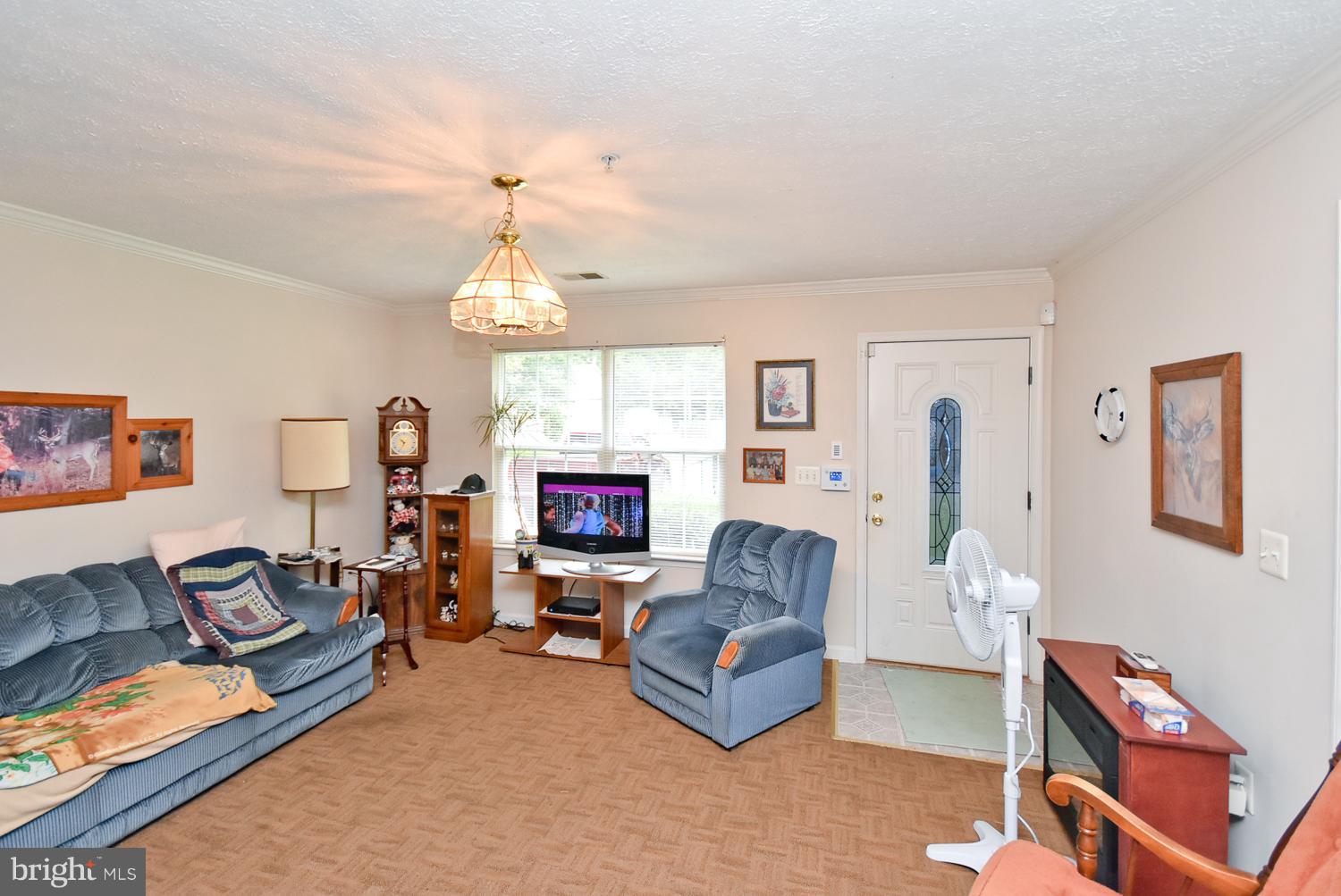 212 Biddle Road Accokeek, MD 20607 - Photo 7 of 22 Living Room