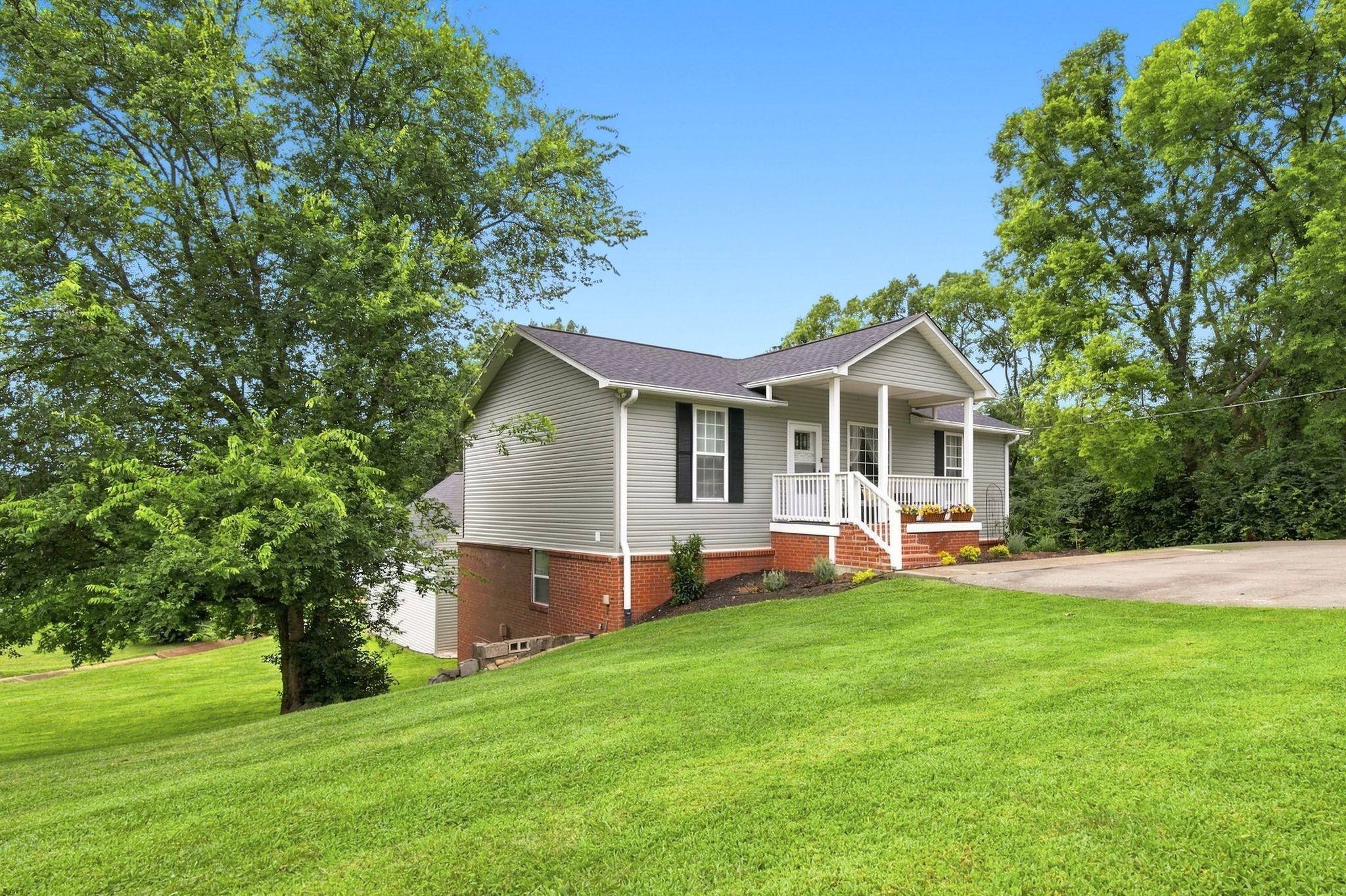 5944 South New Hope Road Hermitage, TN 37076 - Photo 3 of 34 Gallery Image 3