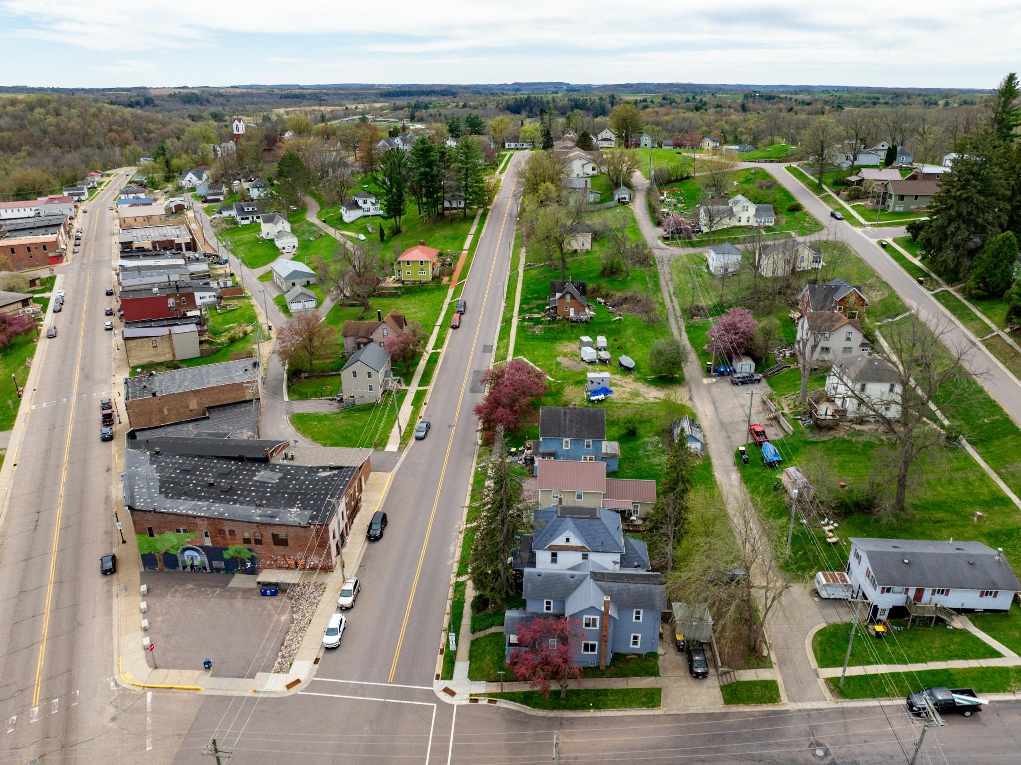 327 2nd Main Street Elroy, WI 53929 - Photo 3 of 45